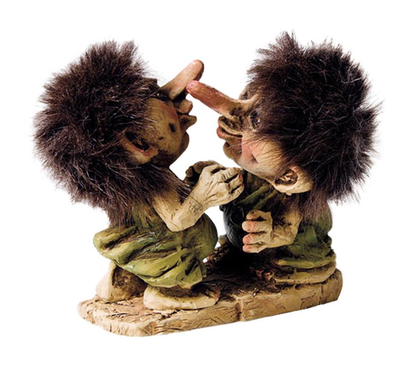 Troll couple, kissing (Troll # 056)