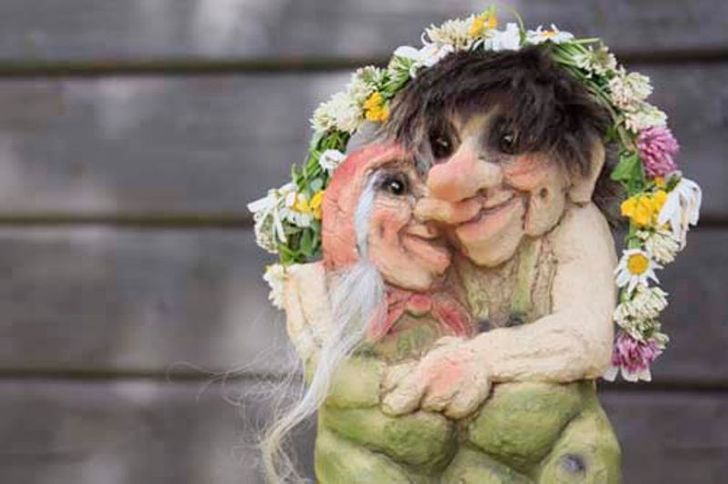 Troll  Happy Couple (Troll # 126)