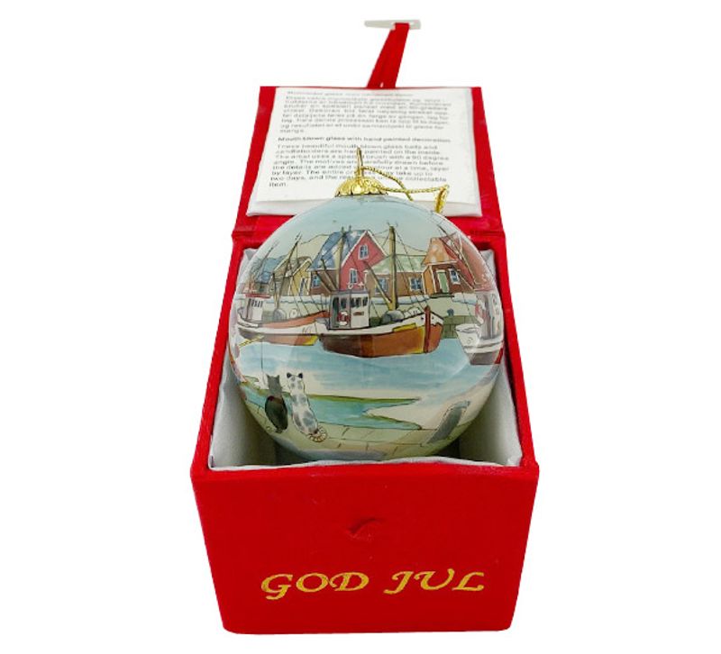 Glass bauble, Santas fishing